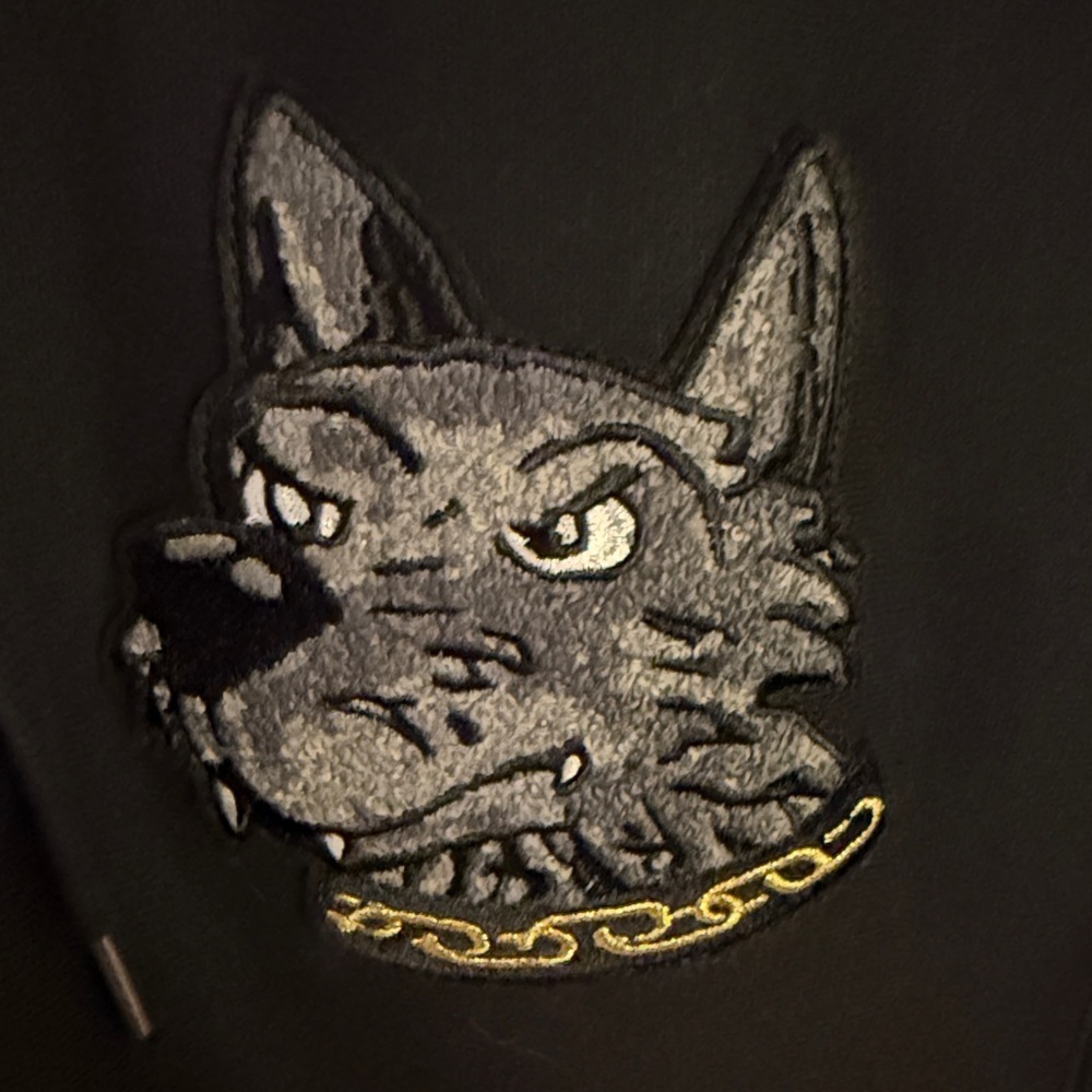 Greyson Gold Wolves Fireside Hoodie
Heavyweight HARD TO FIND Hoodie NWT Sold Out - Picture 9 of 13